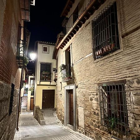 Apart. Palacio Canonigo 7 - Junto Catedral Toledo Bagian luar foto